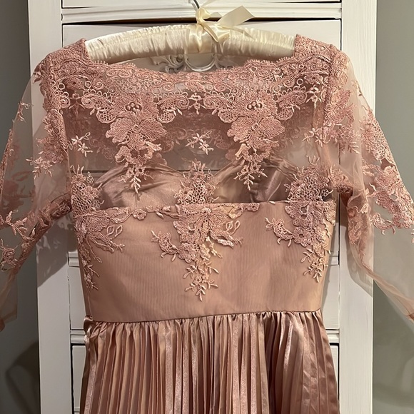 Chi Chi London Dress Like New - Picture 4 of 5